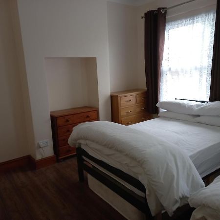 Bubblesbnb- 4 Bedroom House ลอนดอน ภายนอก รูปภาพ