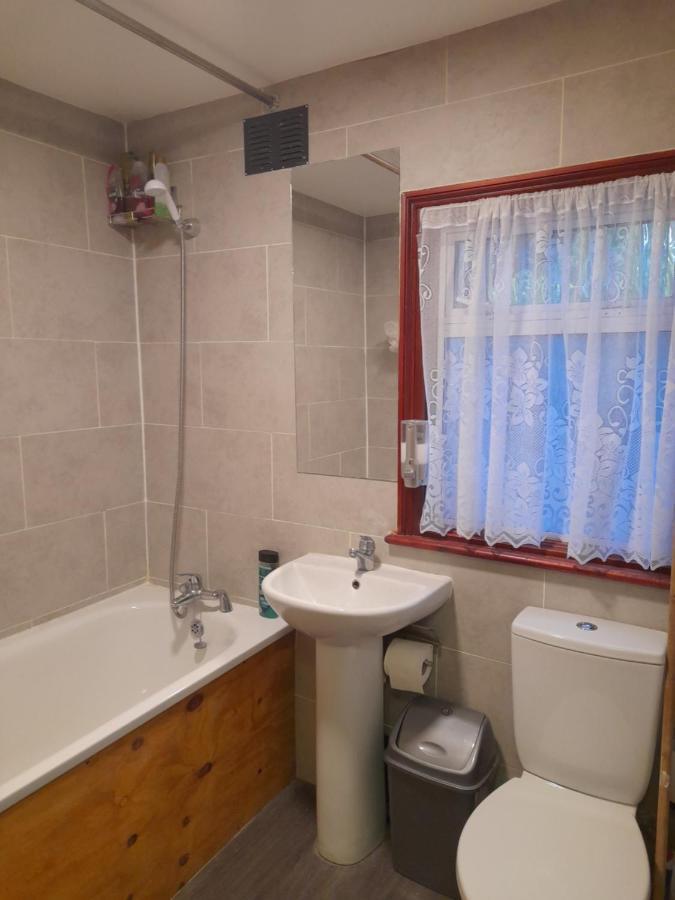 Bubblesbnb- 4 Bedroom House ลอนดอน ภายนอก รูปภาพ