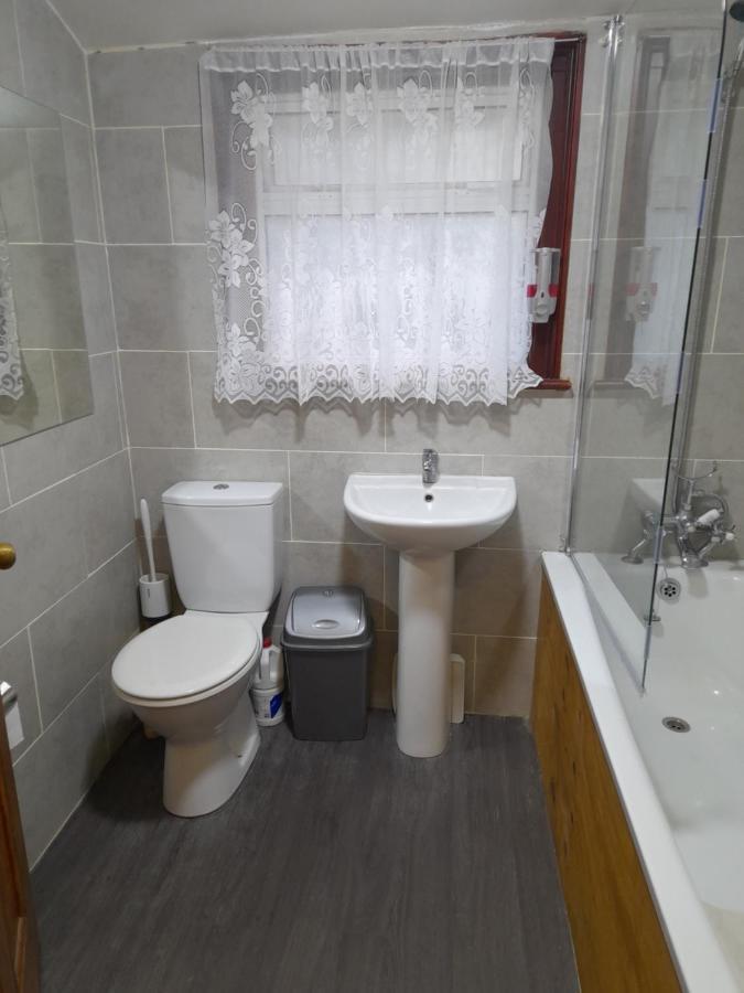 Bubblesbnb- 4 Bedroom House ลอนดอน ภายนอก รูปภาพ