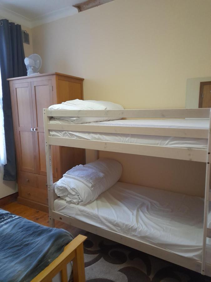 Bubblesbnb- 4 Bedroom House ลอนดอน ภายนอก รูปภาพ